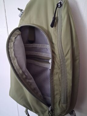 Eddie Bauer Olive Green Sling Pack with Mesh Organizer